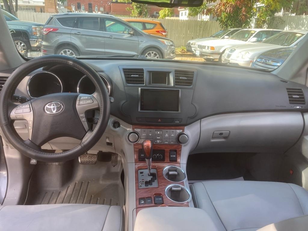 Toyota Highlander Limited 4WD 2010