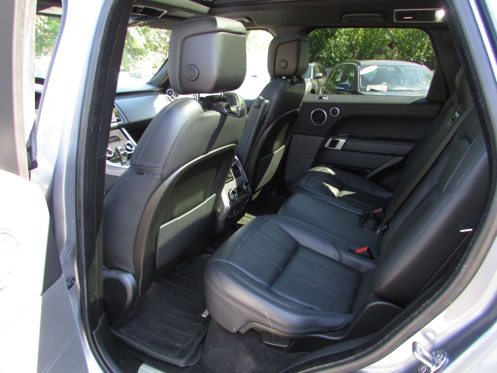 2020 Land Rover Range Rover Sport HSE photo 10