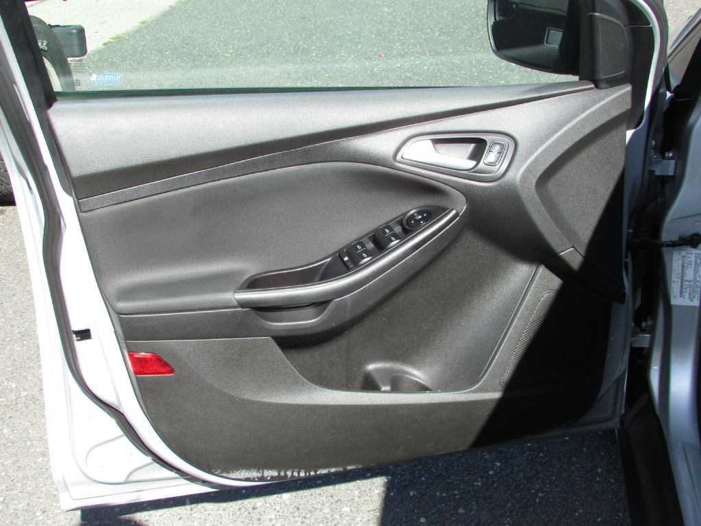 Ford Focus 4dr Sdn SE 2016 Ford Focus 4dr Sdn SE 2016