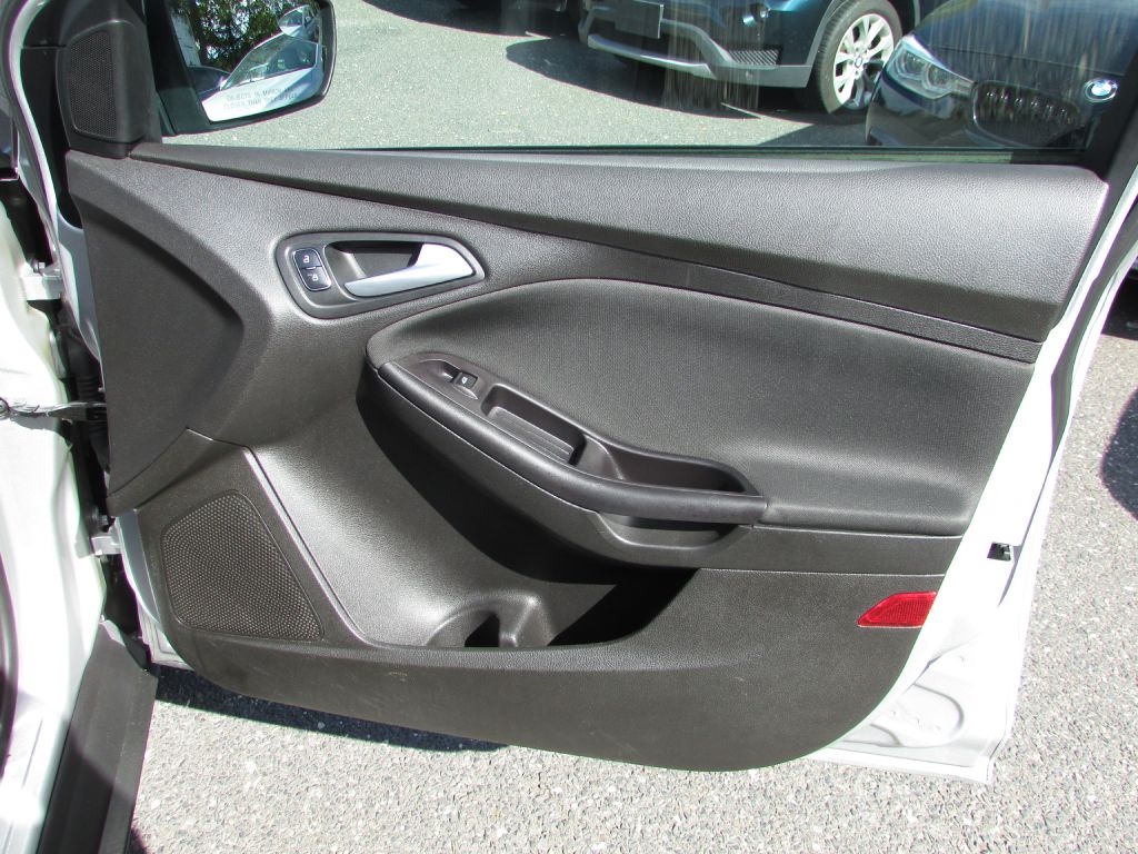 Ford Focus 4dr Sdn SE 2016 Ford Focus 4dr Sdn SE 2016