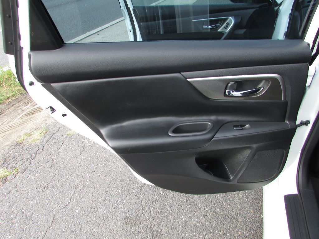 Nissan Altima 4dr Sdn V6 3.5 SL *Ltd Avail* 2015 Nissan Altima 4dr Sdn V6 3.5 SL *Ltd Avail* 2015