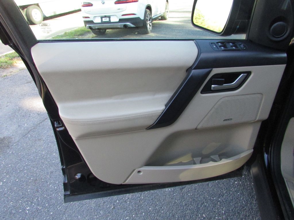 Land Rover LR2 AWD 4dr HSE 2012 Land Rover LR2 AWD 4dr HSE 2012