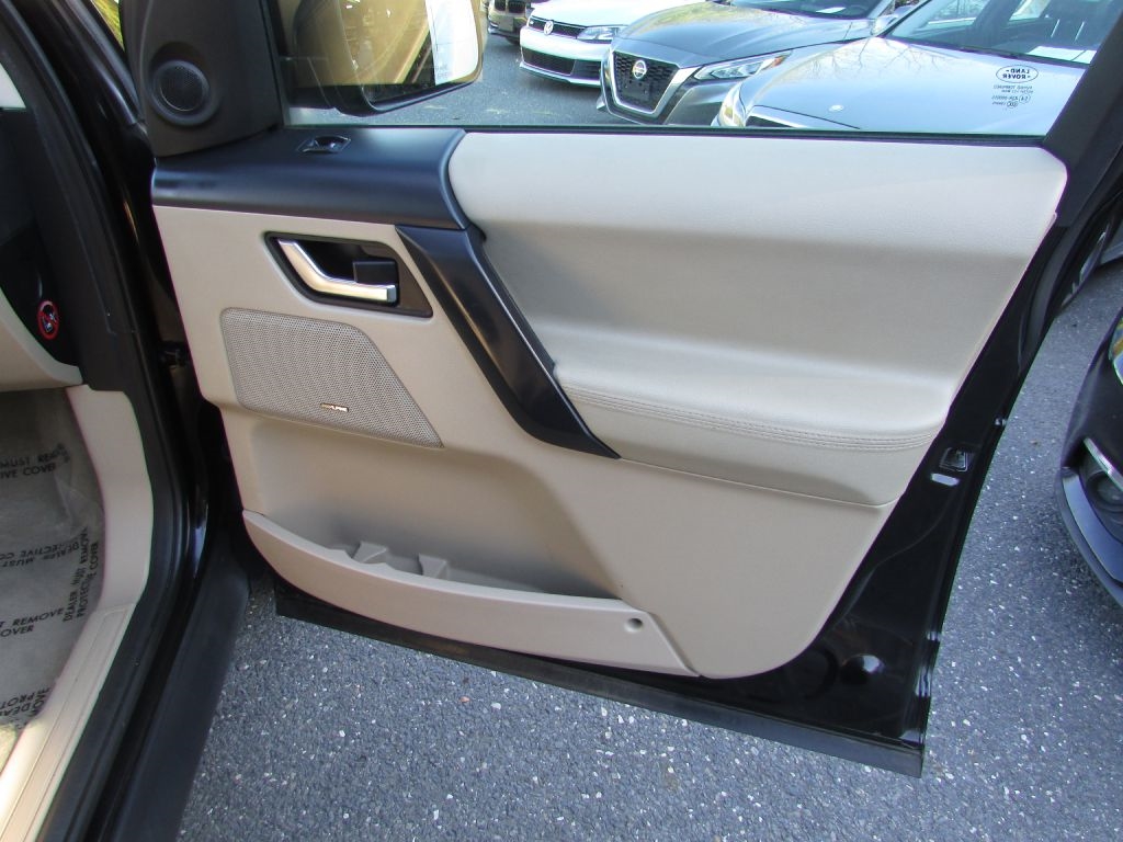 Land Rover LR2 AWD 4dr HSE 2012 Land Rover LR2 AWD 4dr HSE 2012