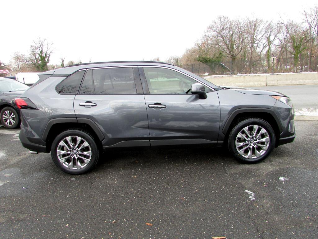 Toyota RAV4 Limited FWD (Natl) 2019