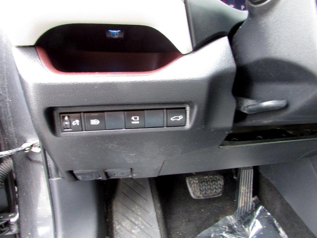 Toyota RAV4 Limited FWD (Natl) 2019