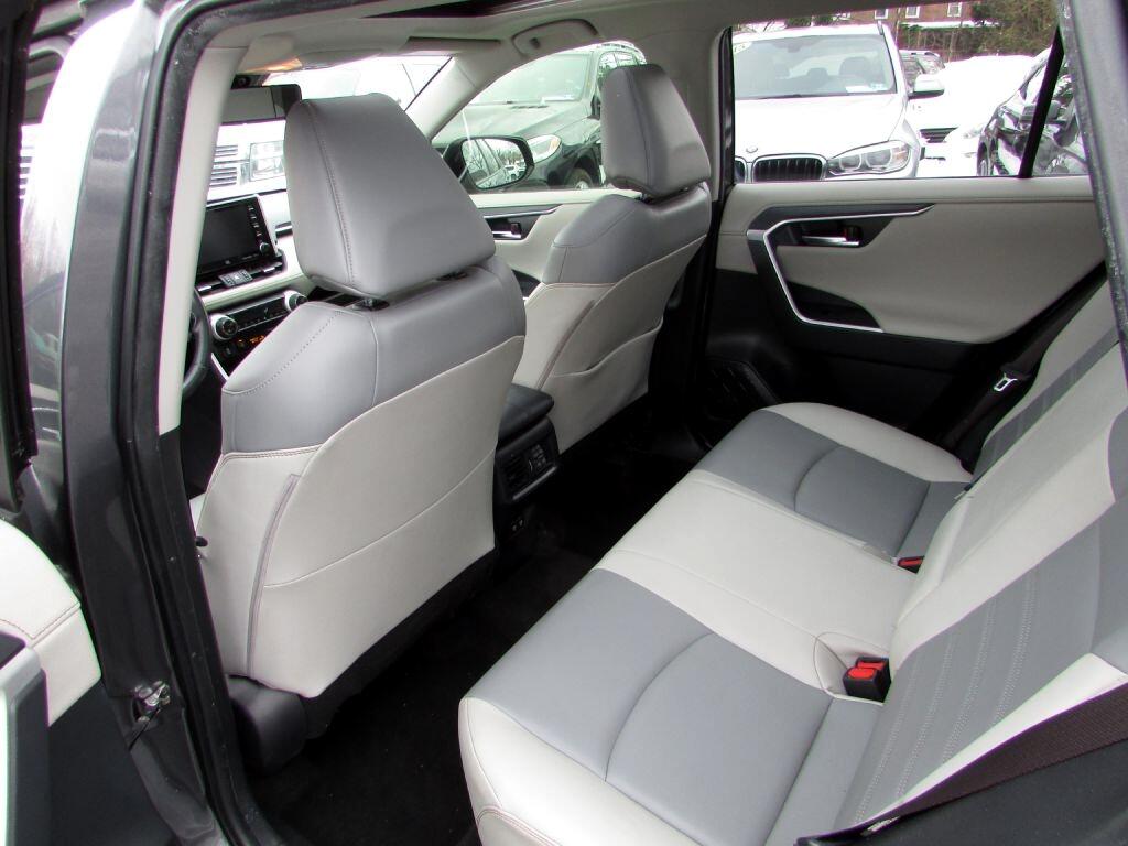 Toyota RAV4 Limited FWD (Natl) 2019