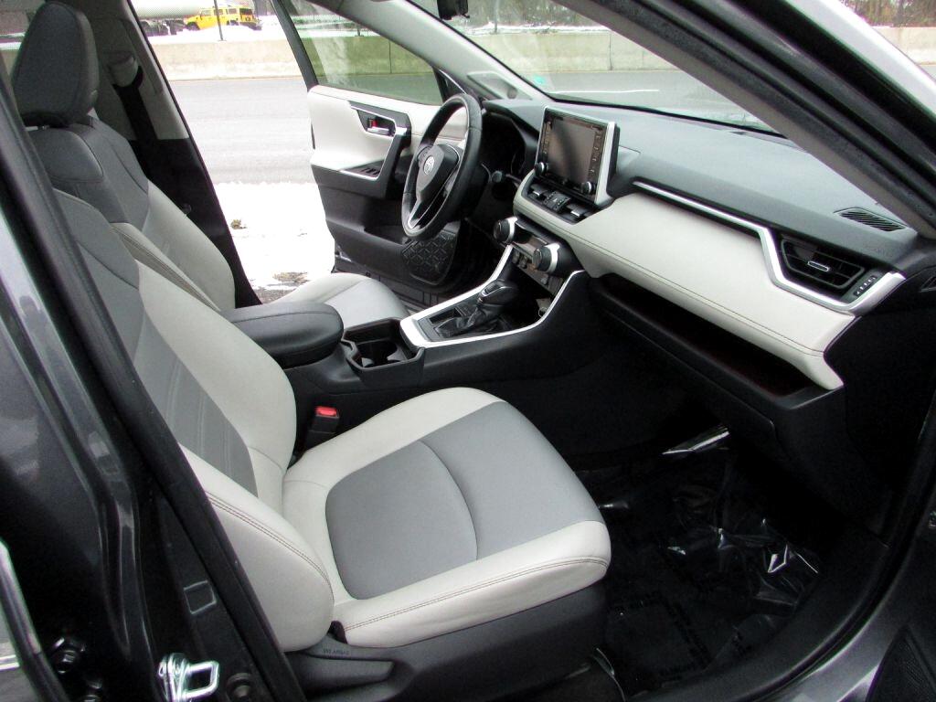 Toyota RAV4 Limited FWD (Natl) 2019