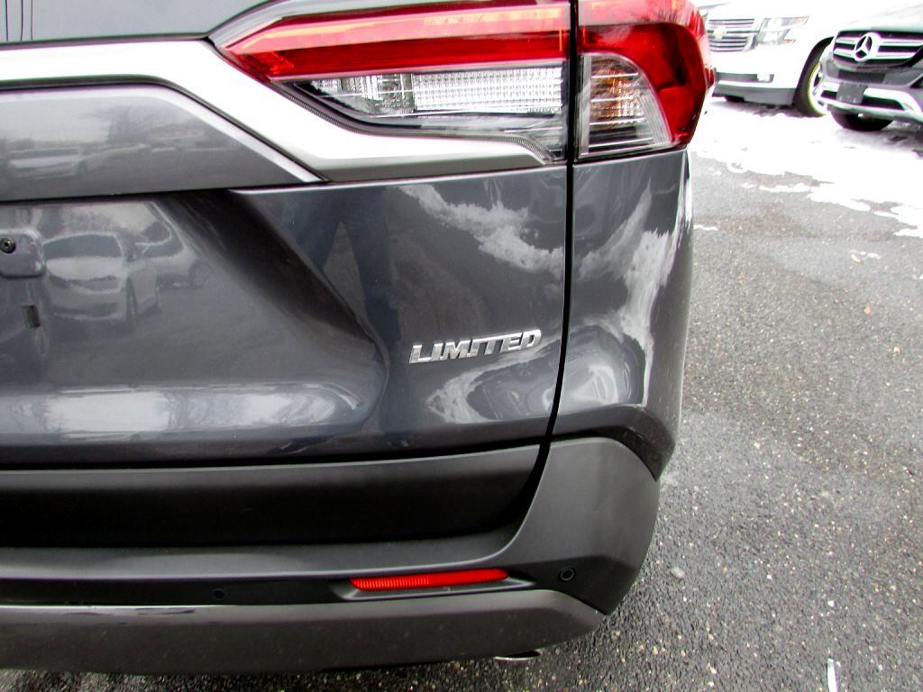 Toyota RAV4 Limited FWD (Natl) 2019