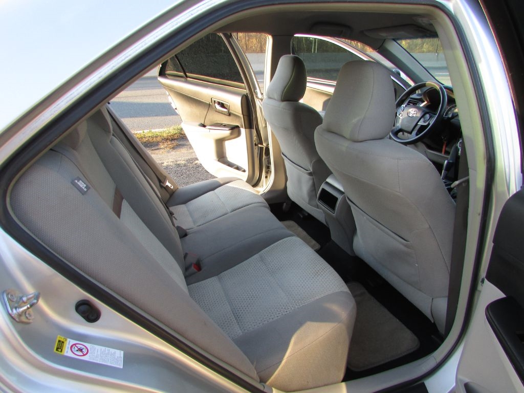 Toyota Camry 4dr Sdn I4 Auto XLE (Natl) 2013