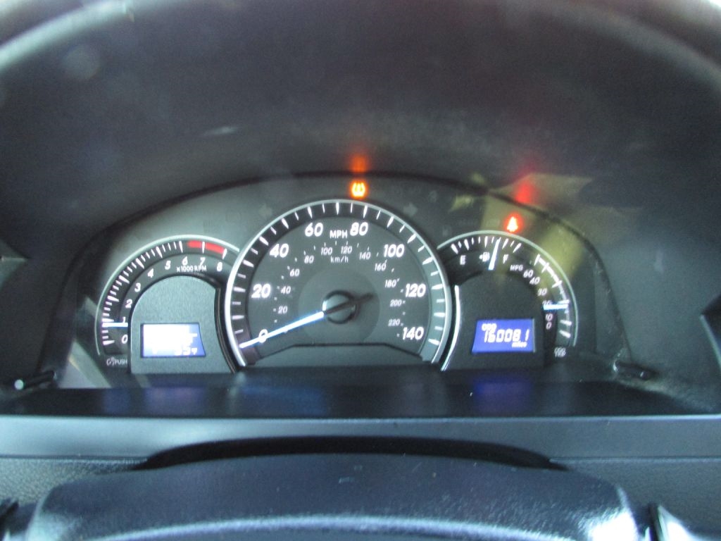 Toyota Camry 4dr Sdn I4 Auto XLE (Natl) 2013