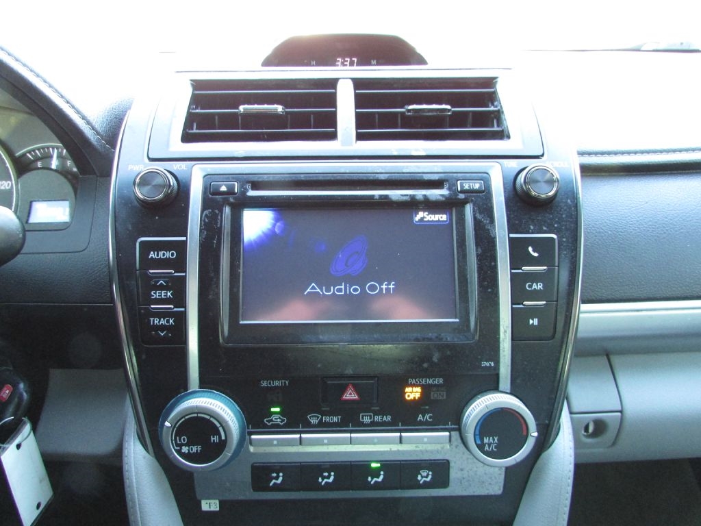 Toyota Camry 4dr Sdn I4 Auto XLE (Natl) 2013