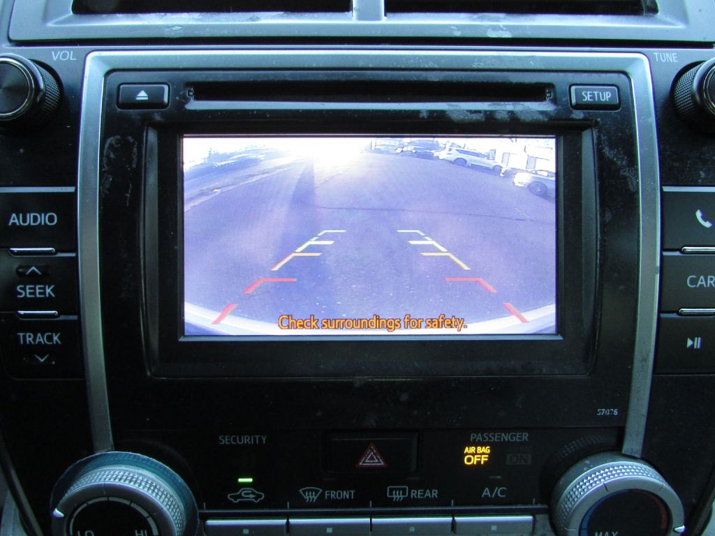 Toyota Camry 4dr Sdn I4 Auto XLE (Natl) 2013