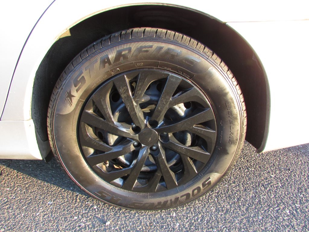 Toyota Camry 4dr Sdn I4 Auto XLE (Natl) 2013