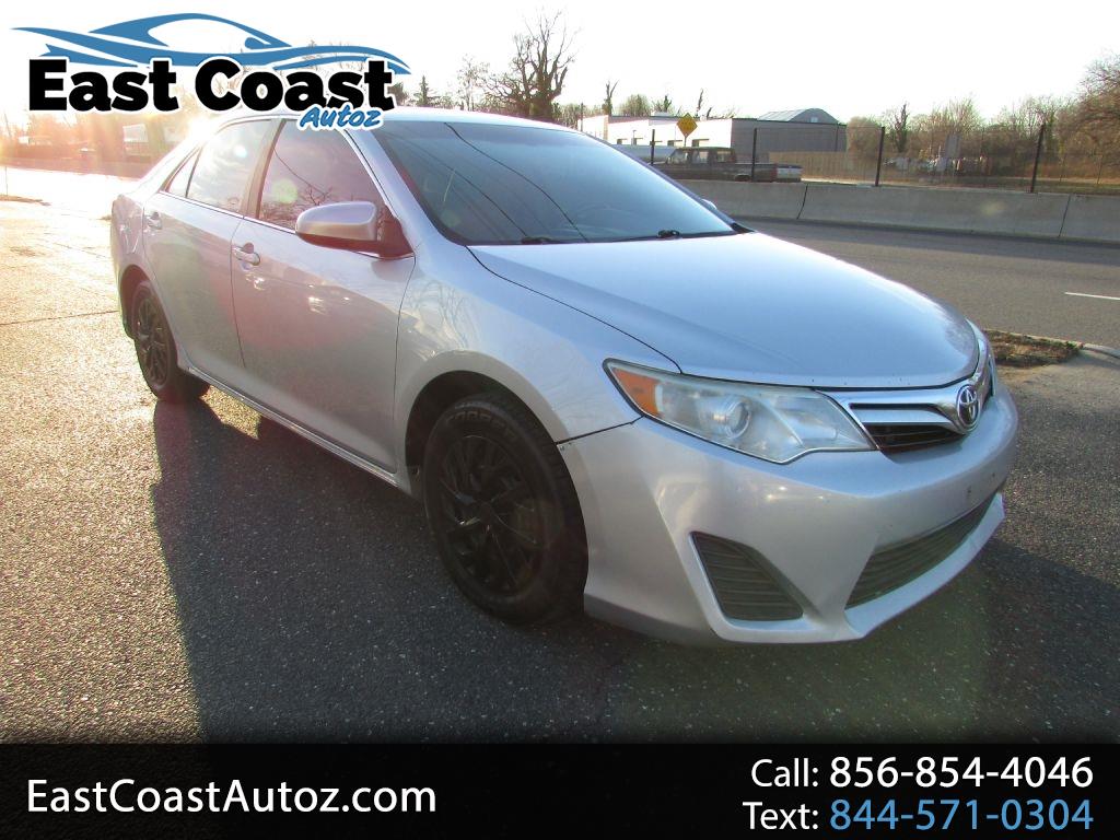 Toyota Camry 4dr Sdn I4 Auto XLE (Natl) 2013