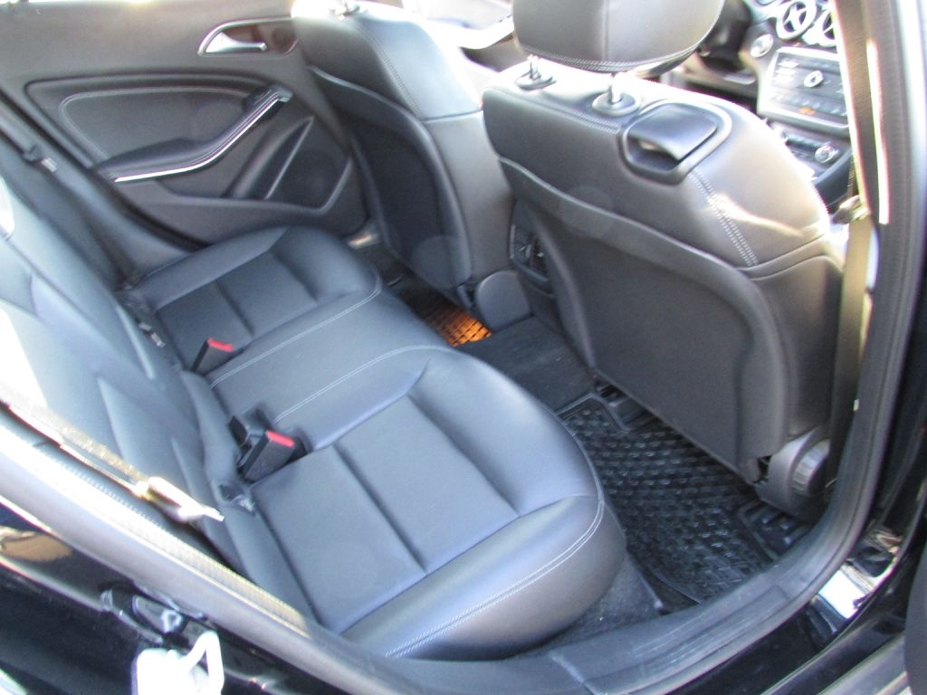 Mercedes-Benz GLA 4MATIC 4dr GLA 250 2016