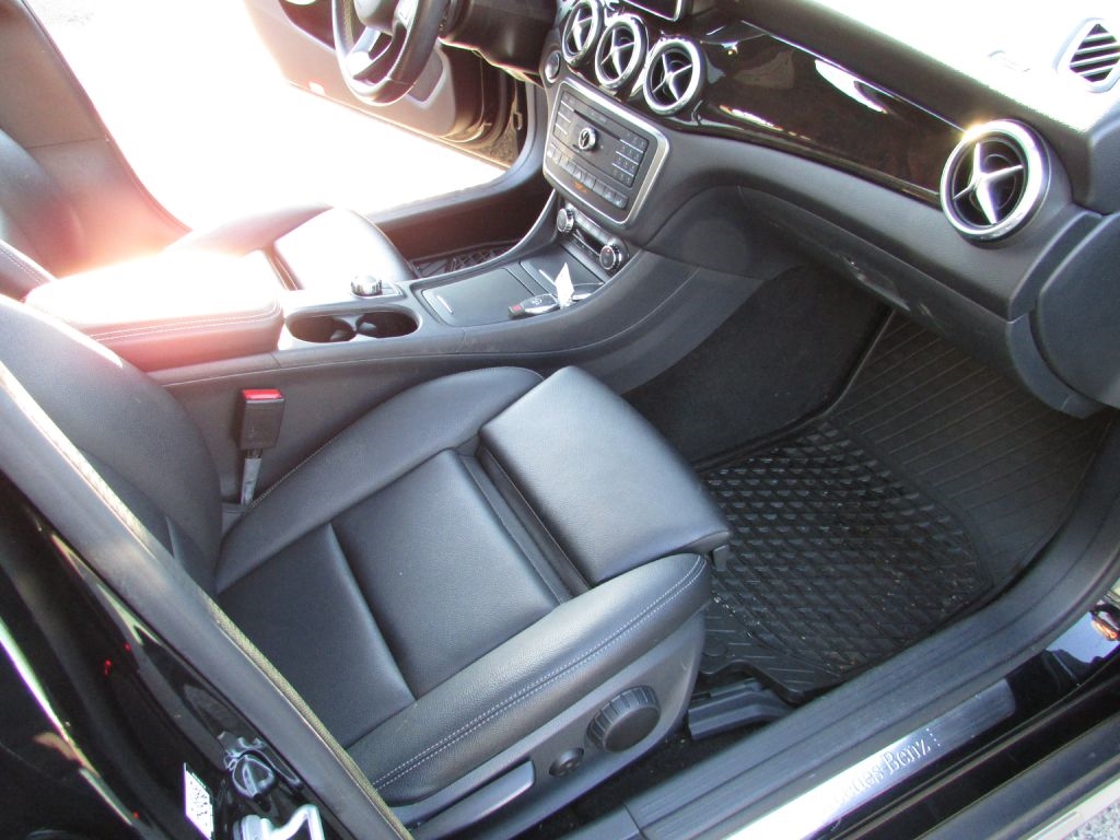 Mercedes-Benz GLA 4MATIC 4dr GLA 250 2016