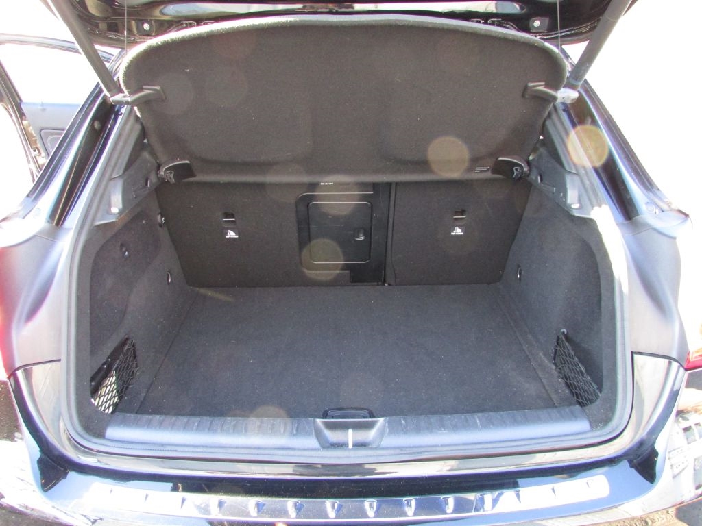 Mercedes-Benz GLA 4MATIC 4dr GLA 250 2016