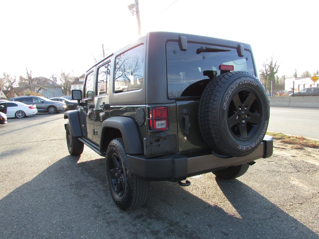 Jeep Wrangler Unlimited 4WD 4dr Black Bear *Ltd Avail* 2016