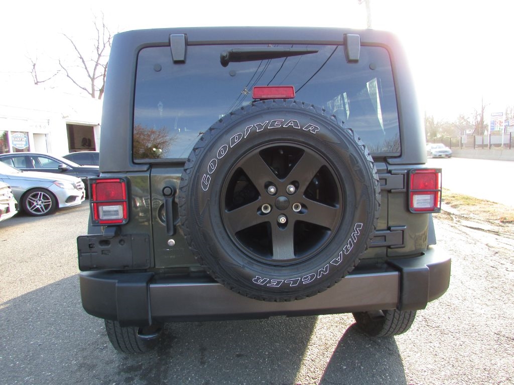 Jeep Wrangler Unlimited 4WD 4dr Black Bear *Ltd Avail* 2016