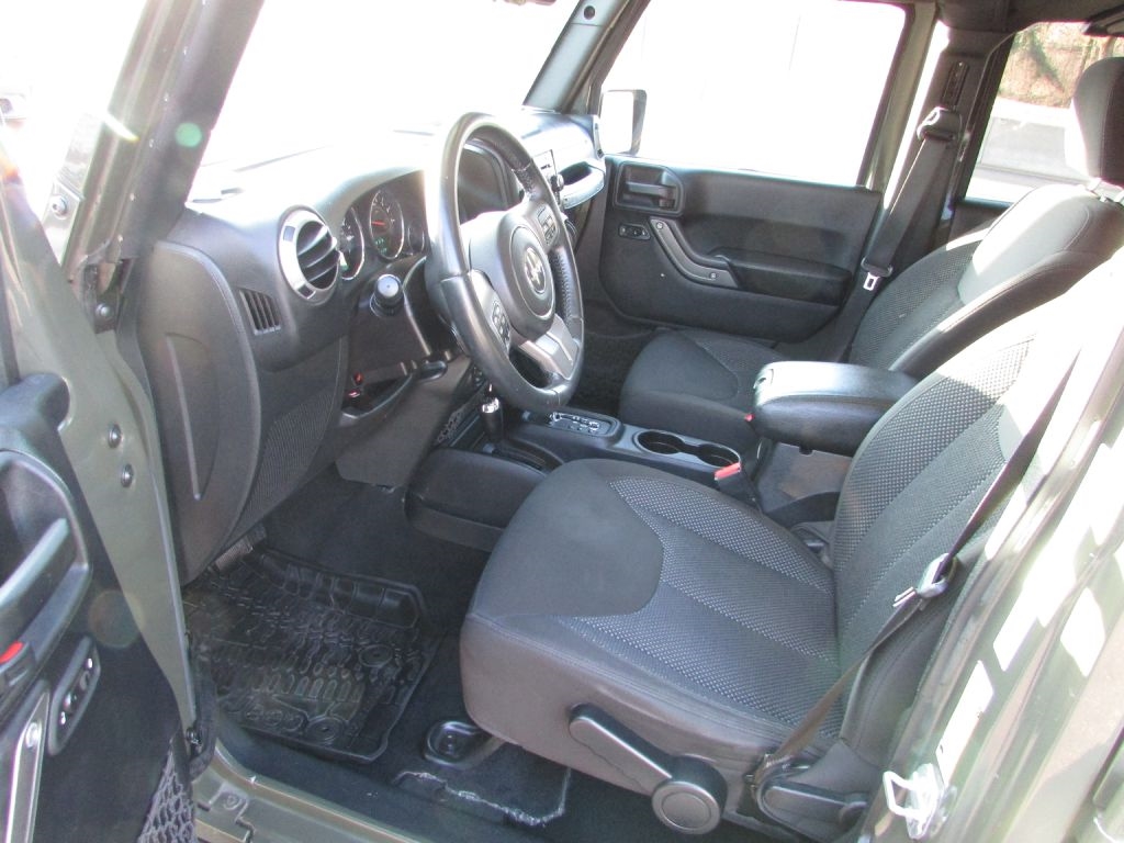 Jeep Wrangler Unlimited 4WD 4dr Black Bear *Ltd Avail* 2016