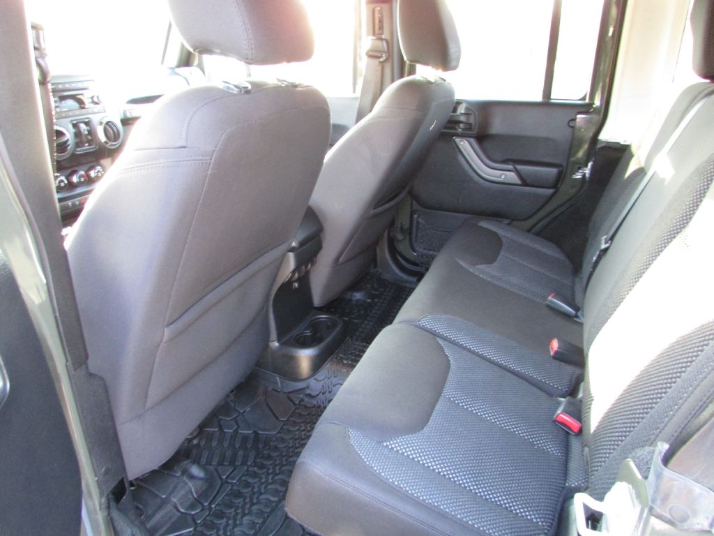 Jeep Wrangler Unlimited 4WD 4dr Black Bear *Ltd Avail* 2016