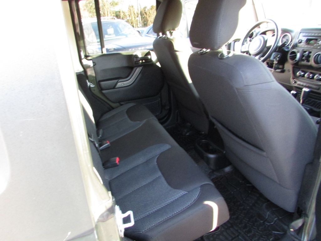 Jeep Wrangler Unlimited 4WD 4dr Black Bear *Ltd Avail* 2016