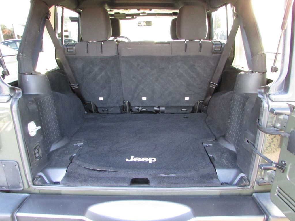 Jeep Wrangler Unlimited 4WD 4dr Black Bear *Ltd Avail* 2016