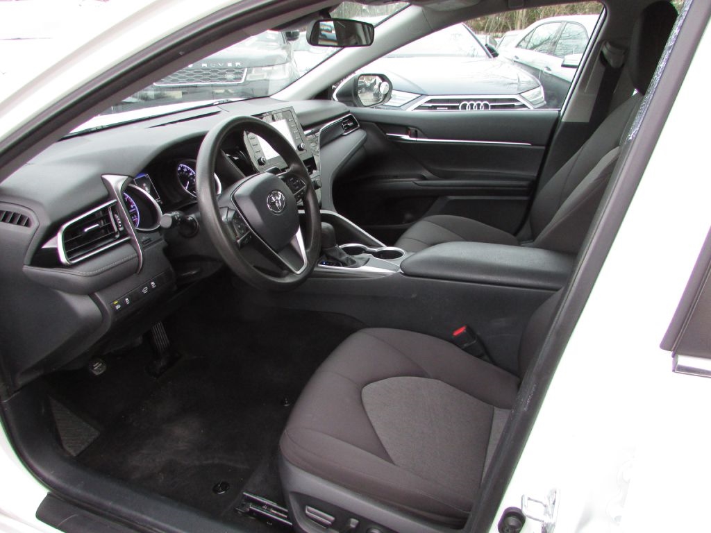 Toyota Camry LE Auto (Natl) 2021