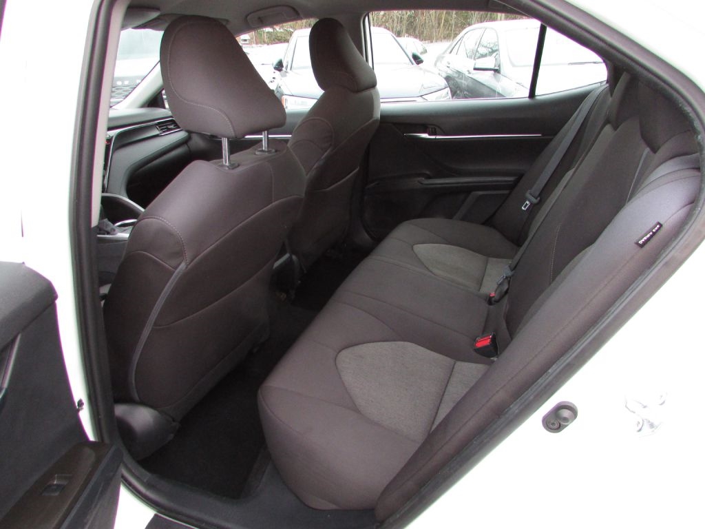 Toyota Camry LE Auto (Natl) 2021