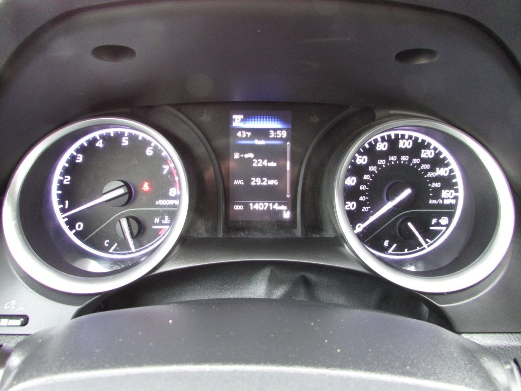 Toyota Camry LE Auto (Natl) 2021