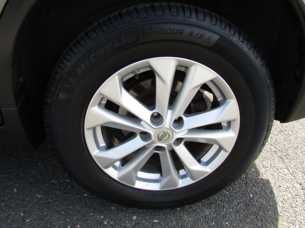 Nissan Rogue AWD 4dr SV 2015