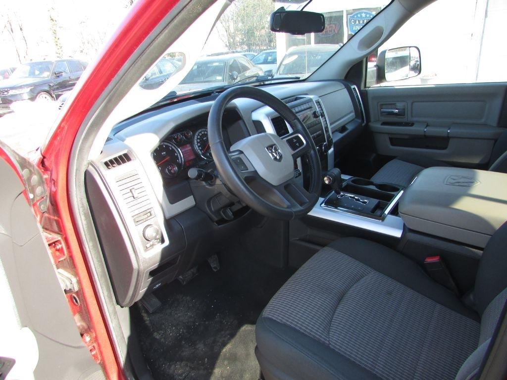 Dodge Ram 1500 4WD Quad Cab 140.5" SLT 2010