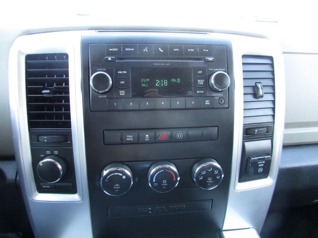 Dodge Ram 1500 4WD Quad Cab 140.5" SLT 2010