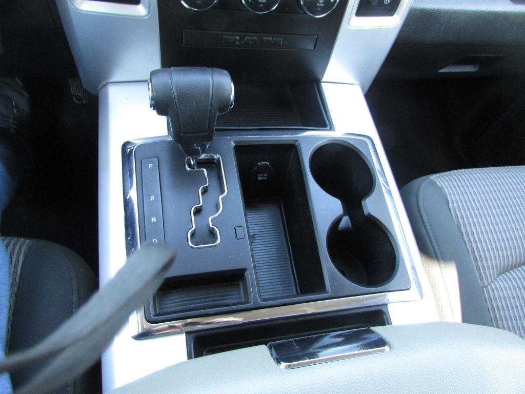 Dodge Ram 1500 4WD Quad Cab 140.5" SLT 2010