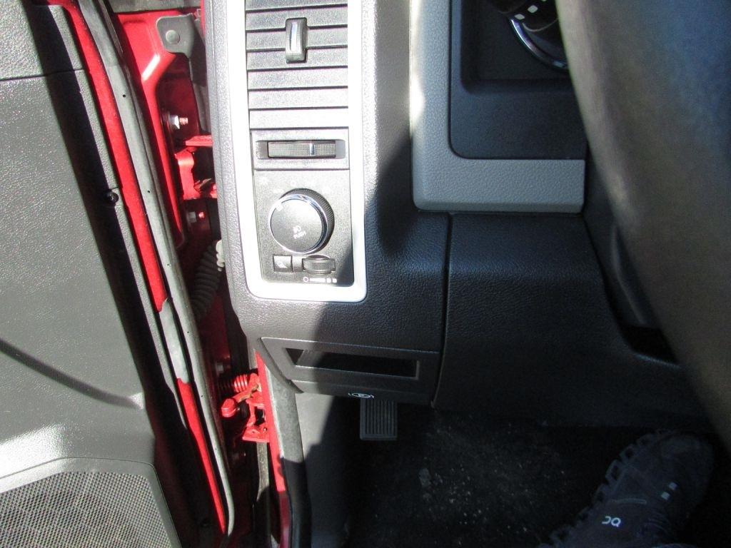 Dodge Ram 1500 4WD Quad Cab 140.5" SLT 2010