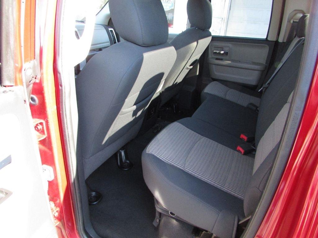 Dodge Ram 1500 4WD Quad Cab 140.5" SLT 2010