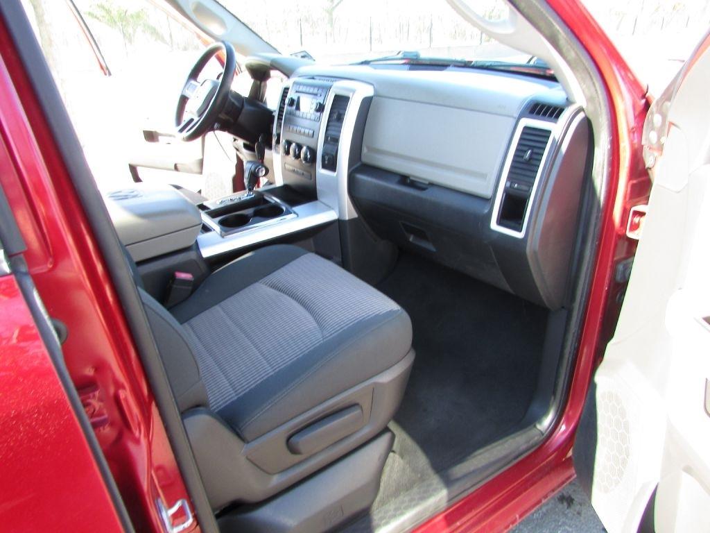 Dodge Ram 1500 4WD Quad Cab 140.5" SLT 2010