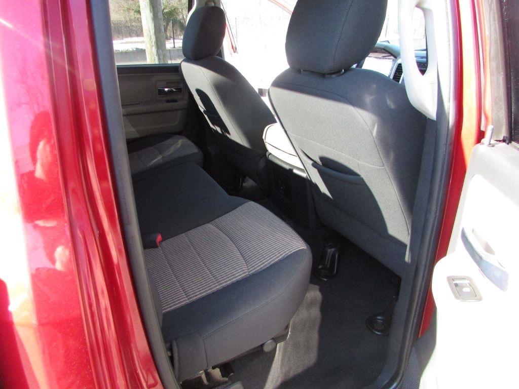 Dodge Ram 1500 4WD Quad Cab 140.5" SLT 2010