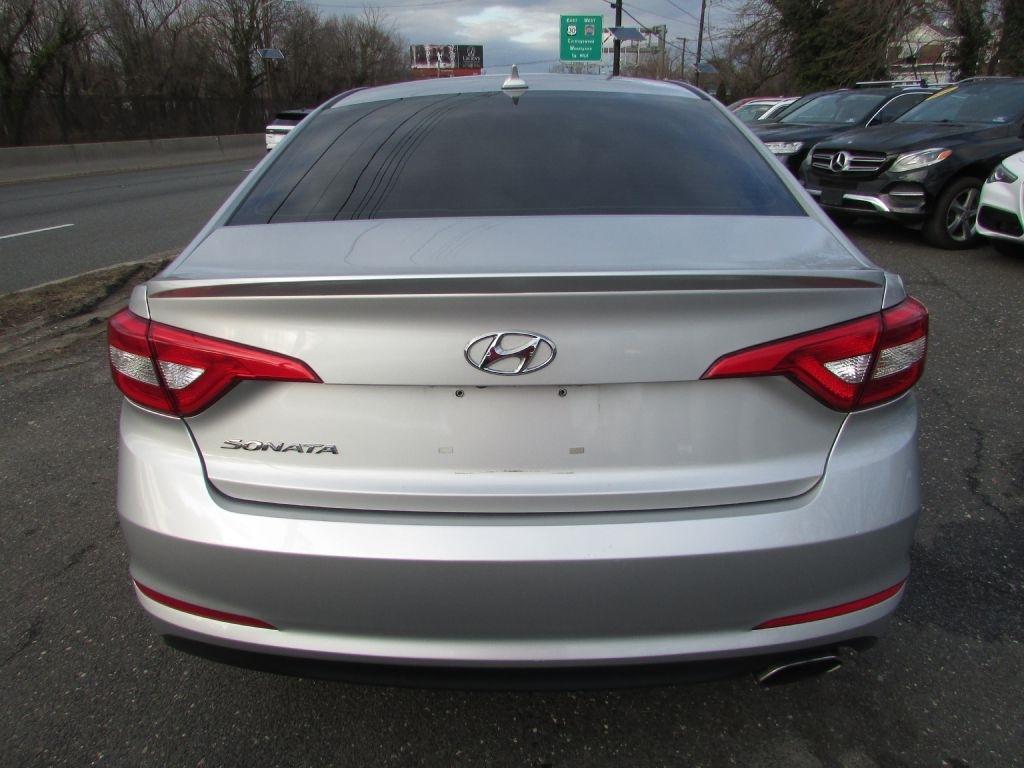 Hyundai Sonata 4dr Sdn 2.4L SE 2016