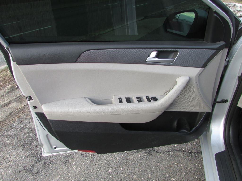 Hyundai Sonata 4dr Sdn 2.4L SE 2016