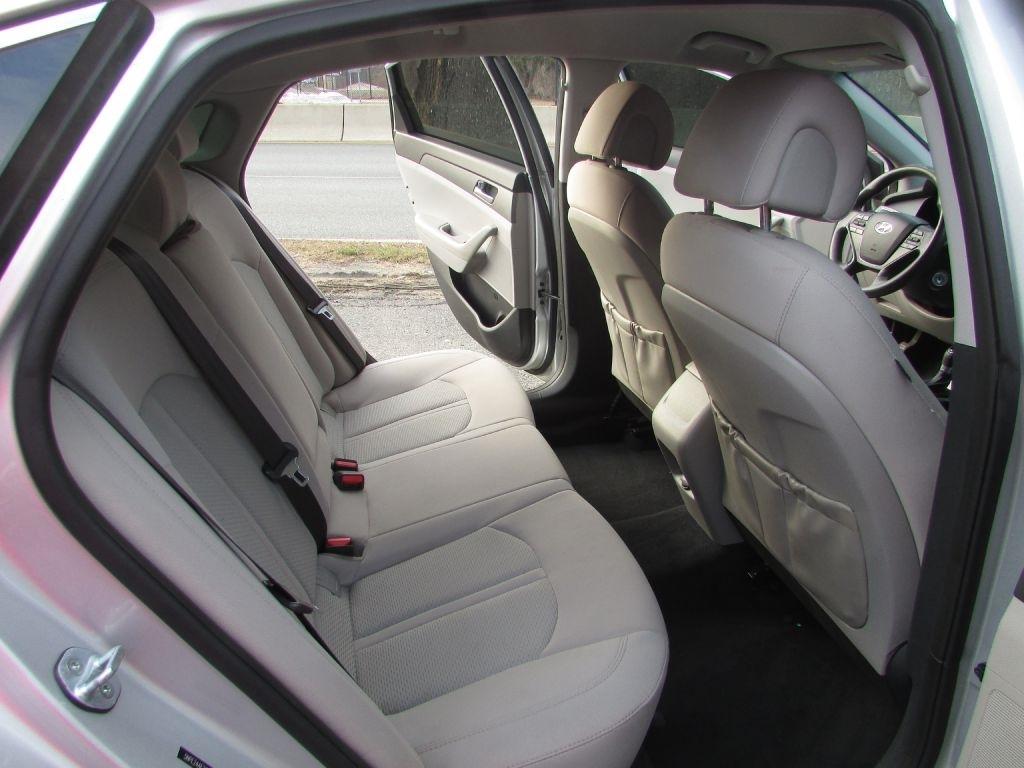 Hyundai Sonata 4dr Sdn 2.4L SE 2016