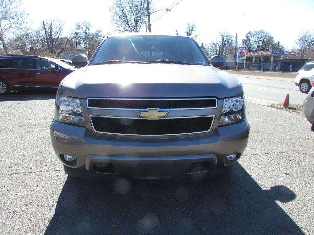 Chevrolet Suburban 4WD 4dr 1500 LT 2013
