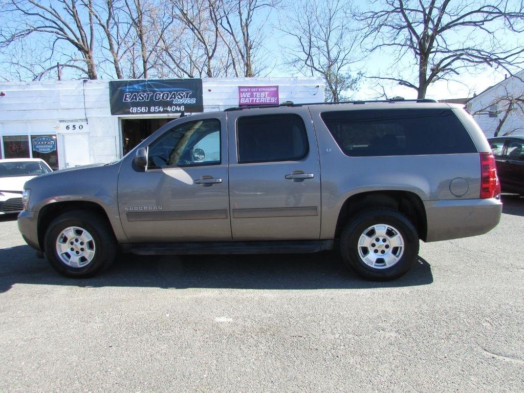 Chevrolet Suburban 4WD 4dr 1500 LT 2013