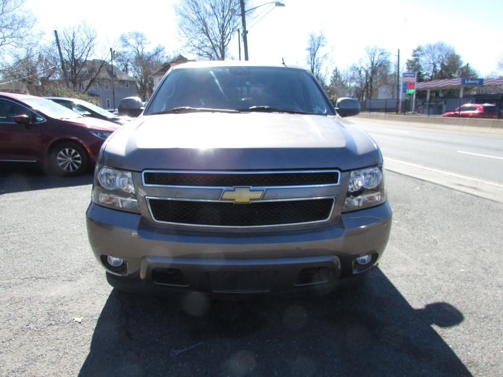 Chevrolet Suburban 4WD 4dr 1500 LT 2013