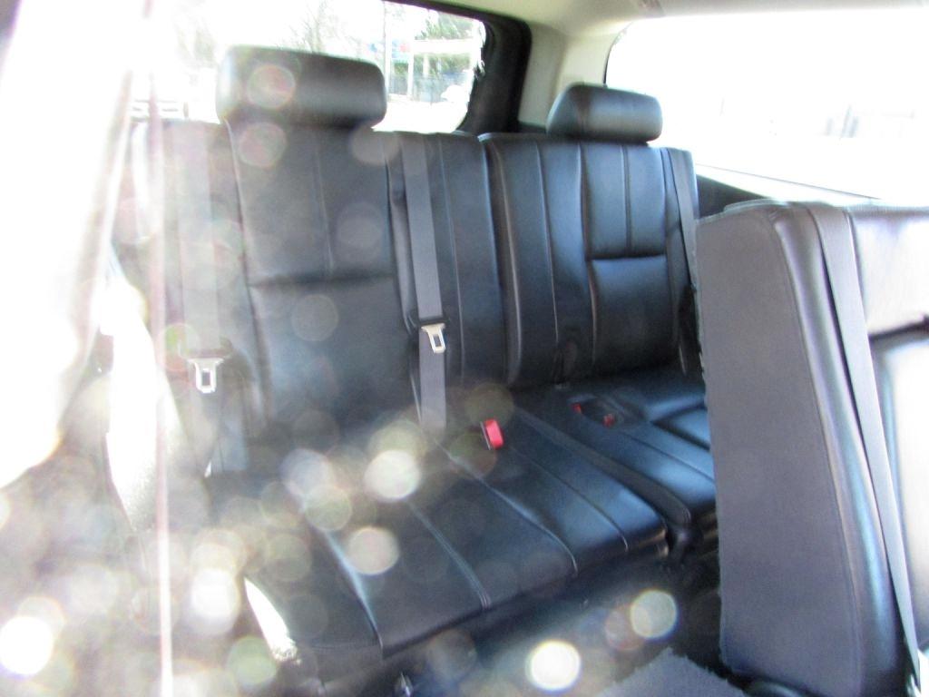 Chevrolet Suburban 4WD 4dr 1500 LT 2013