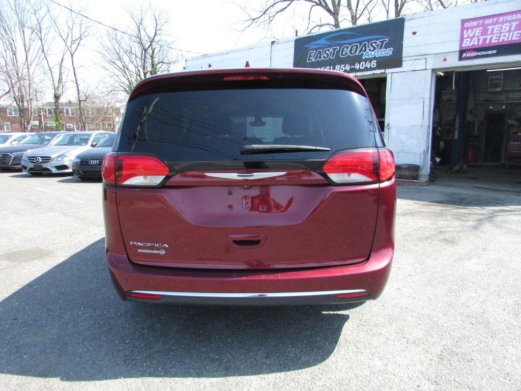 Chrysler Pacifica Touring-L FWD 2017