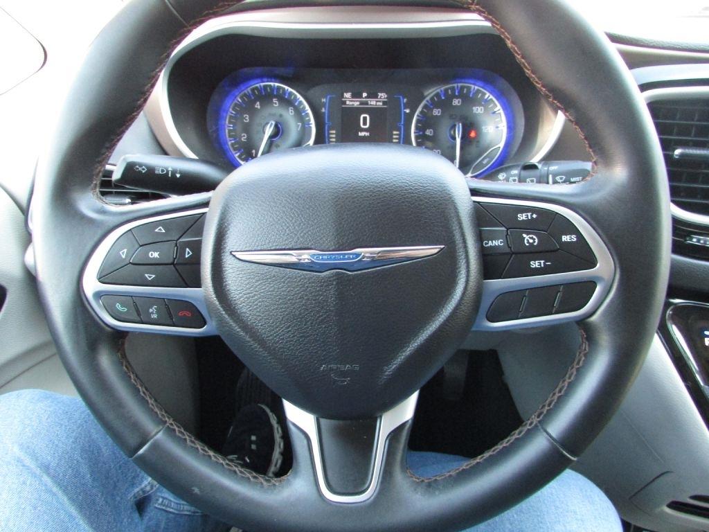 Chrysler Pacifica Touring-L FWD 2017