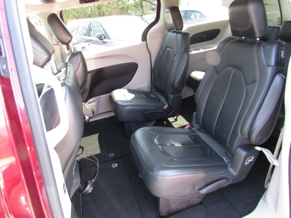 Chrysler Pacifica Touring-L FWD 2017