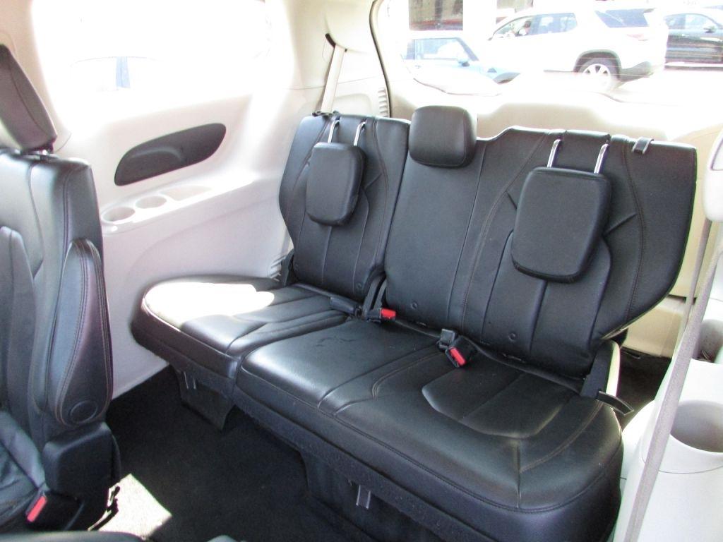 Chrysler Pacifica Touring-L FWD 2017