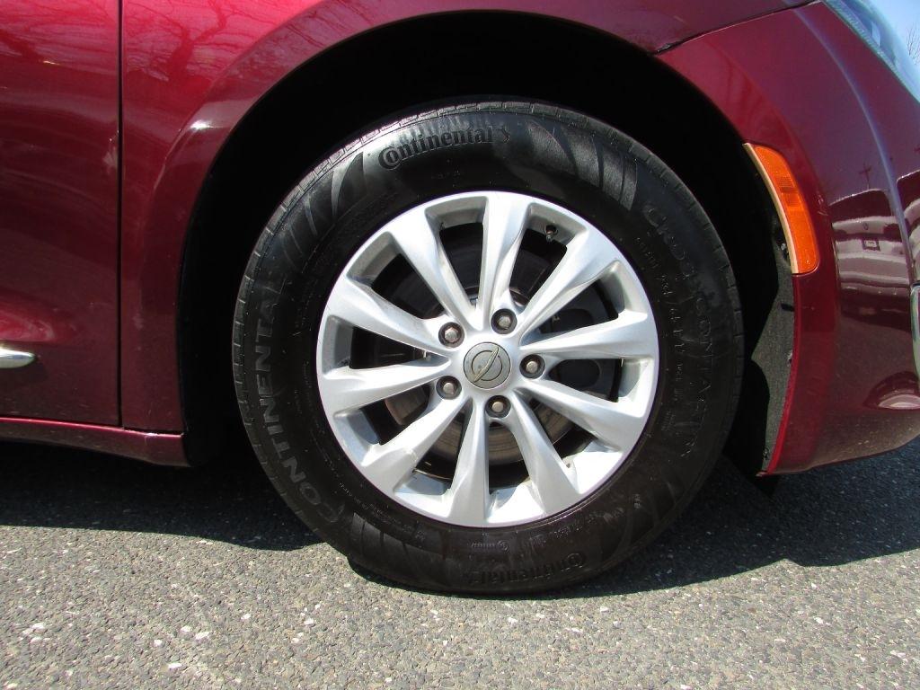 Chrysler Pacifica Touring-L FWD 2017